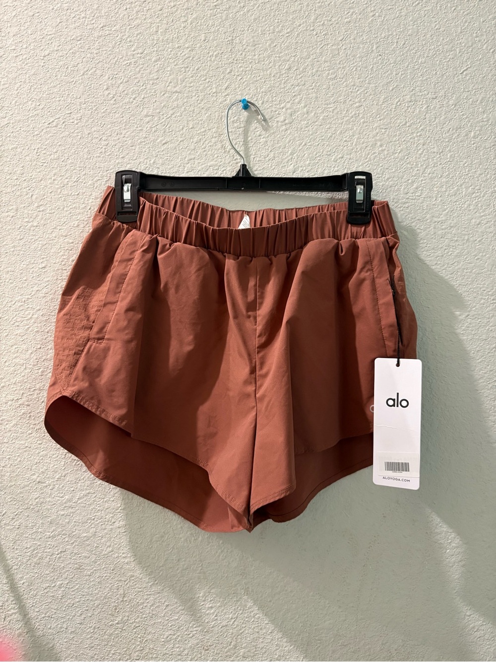 ALO Yoga chestnut playmaker shorts